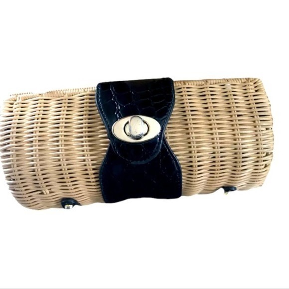 Poppie Jones Bamboo Black Turn Lock Lined Shoulder Handbag Clutch EUC - Picture 1 of 15